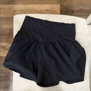 Arie Offline Crossover Flowy Short